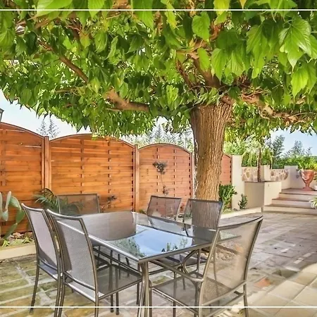 Provencal Parenthesis Apartment