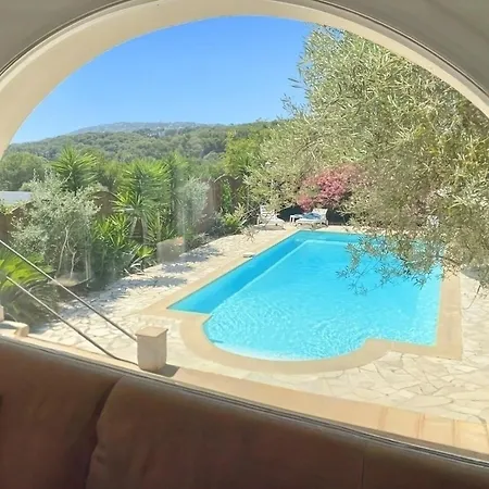 Apartment Provencal Parenthesis